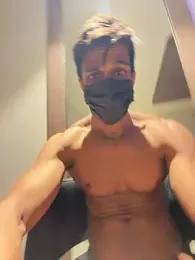 Hunkyardd — Stripchat stream photo (Apr 2026)
