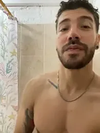Guyinthemountain — stripchatでウェブカムモデルオンライン
