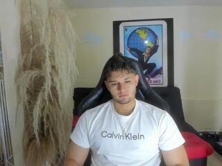 Oliver Whitee — flirt4free