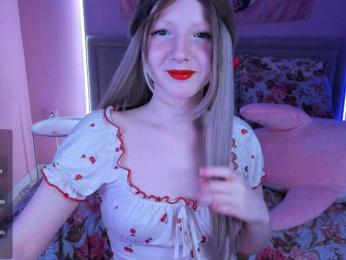 hottieglitch — Bongacams stream photo (Dec 2025)