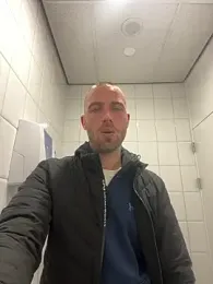 Rotteei1 — Stripchat stream photo (Apr 2026)