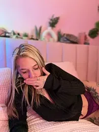 chloetease — Stripchat stream photo (Mar 2026)