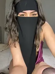 dinaaarich11 — Stripchat stream photo (Apr 2026)
