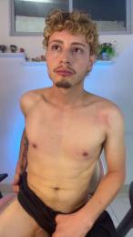 AleFoxx — Cam4 stream photo (Sep 2026)