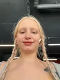 Milkyy_wway — Stripchat stream photo (Feb 2026)