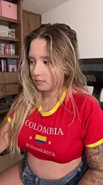 MiaPetit_ — Stripchat stream photo (Jun 2026)