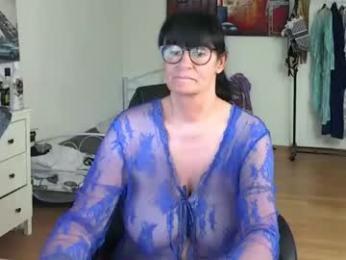 illymaus — Chaturbate stream photo (Apr 2025)