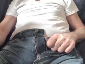 thickrum — Chaturbate stream photo (Mar 2026)