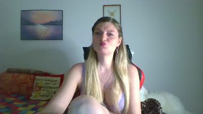 LoveLola26 — Cam4 stream photo (May 2026)