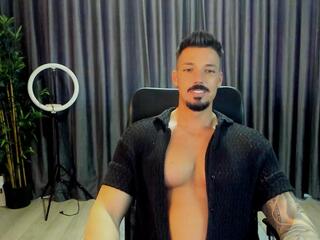 Hayden Spears — flirt4freeでウェブカムモデルオンライン