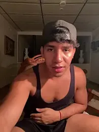 Alejandrososas — Stripchat stream photo (Aug 2026)