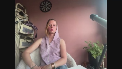 BettyGlow — Cam4 stream photo (Jul 2026)