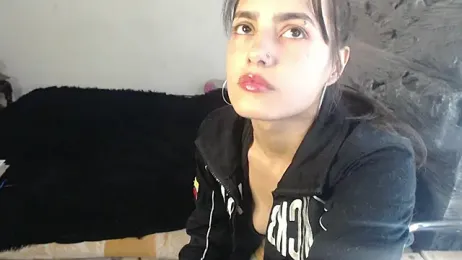 skinny_sweet2411 — Stripchat stream photo (Dec 2025)