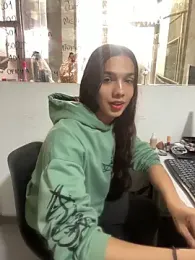 Almaazz — Stripchat stream photo (Mar 2026)