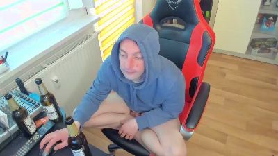 tonibiteen21 — Cam4 stream photo (Apr 2026)