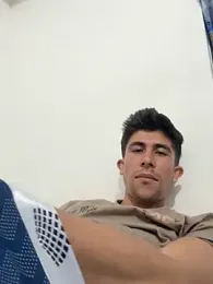 Luis-avatar — Stripchat stream photo (Apr 2026)