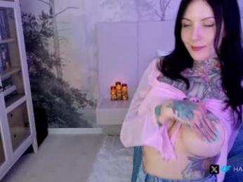 harliequinnx — Chaturbate stream photo (May 2026)