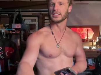 straightishd — Chaturbate stream photo (Apr 2026)