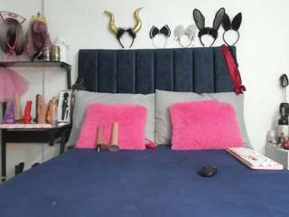 emmily-giraldo — Camsoda stream photo (Mar 2026)