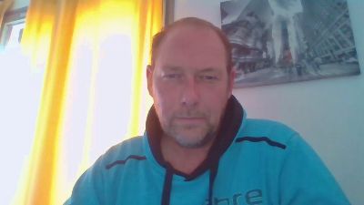 gentleman235 — Cam4 stream photo (Apr 2026)