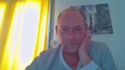 gentleman235 — Cam4 stream photo (Apr 2026)