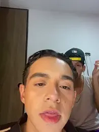 Yoskingg_moisest — stripchatでウェブカムモデルオンライン