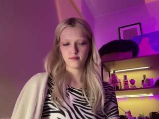suzansmrekar — Camsoda stream photo (Apr 2026)