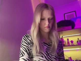 suzansmrekar — Camsoda stream photo (Apr 2026)