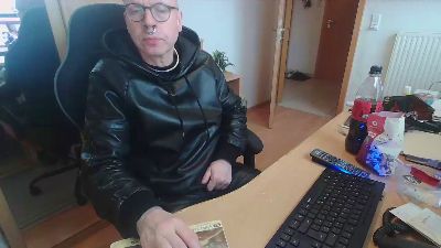 Piercing888 — Cam4 stream photo (Apr 2026)