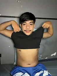 Dylannn_30 — Stripchat stream photo (Aug 2026)
