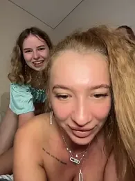 RollingGirls — Stripchat stream photo (Aug 2026)