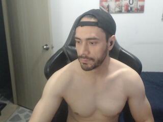 Jusstin I — flirt4freeでウェブカムモデルオンライン