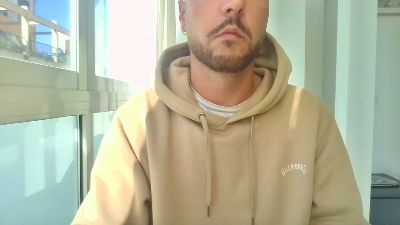 Surfer_30 — Cam4 stream photo (Jan 2026)