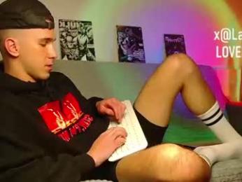 midnighter__ — chaturbateでウェブカムモデルオンライン