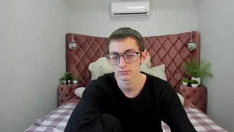 RonBevs — Stripchat stream photo (Apr 2026)