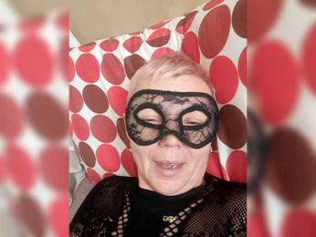 qwerty1975-1 — bongacamsでウェブカムモデルオンライン