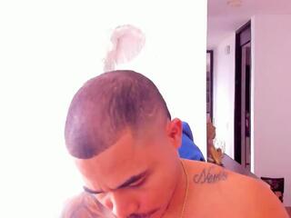 Jackson Gray — flirt4freeでウェブカムモデルオンライン