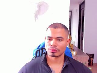 Jackson Gray — flirt4freeでウェブカムモデルオンライン