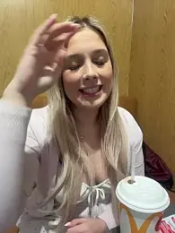CherryAuroraa — Stripchat stream photo (Mar 2026)