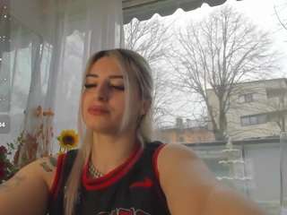 ella-vee — Camsoda stream photo (Mar 2026)