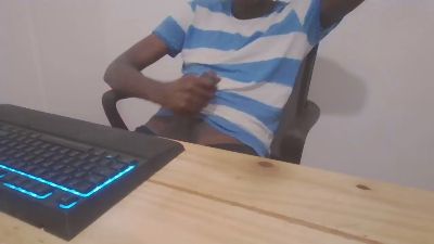 pindouz1 — Cam4 stream photo (May 2026)