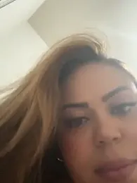 lariic — Stripchat stream photo (Mar 2026)