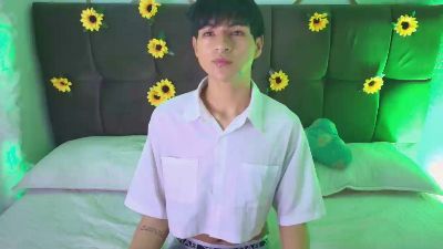 AleAurarashi — Cam4 stream photo (Apr 2026)