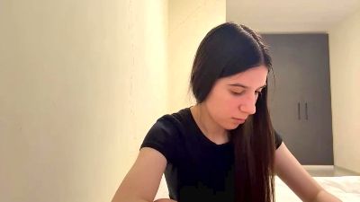 YuriWildeisen — Cam4 stream photo (Mar 2026)