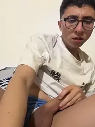 CamiRojas_boy — Stripchat stream photo (Apr 2026)