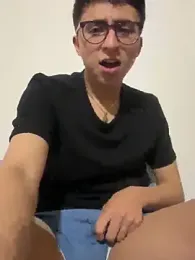 CamiRojas_boy — Stripchat stream photo (Apr 2026)