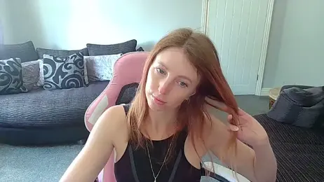 Red_firesquirt — Stripchat stream photo (May 2026)