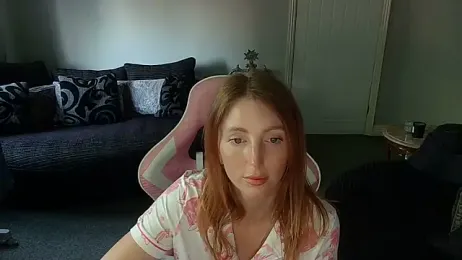 Red_firesquirt — Stripchat stream photo (May 2026)