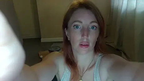 Red_firesquirt — Stripchat stream photo (May 2026)