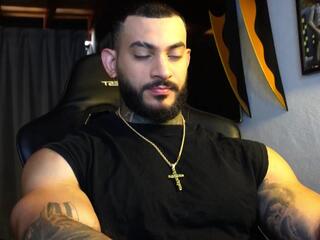 Jackson Cottonwood — flirt4freeでウェブカムモデルオンライン